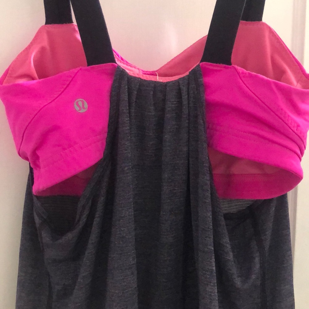 Lululemon Sport/Workout tank sports bra attached